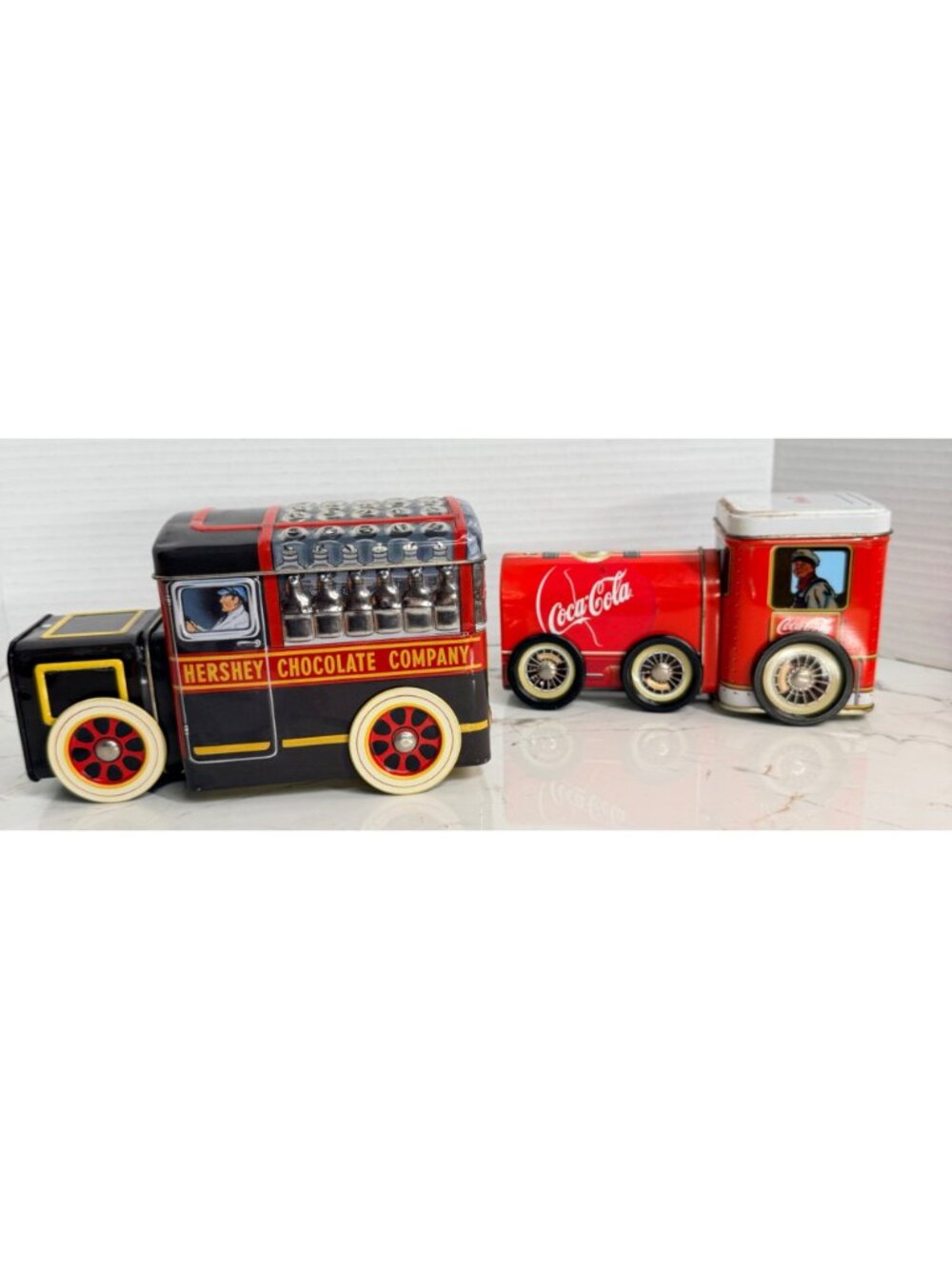 Vintage Advertising Tin Lot - Hershey’s Milk Truck & Coca-Cola Train - Picture 5 of 16